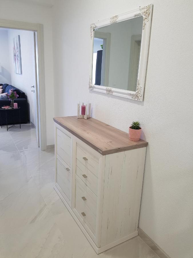 La Vista Apartments Mimice Dış mekan fotoğraf